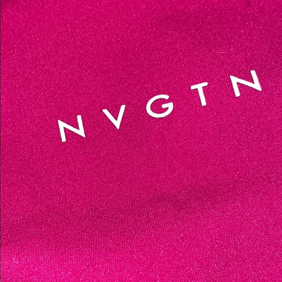NVGTN | Magenta Signature Leggings - Picture 5 of 7